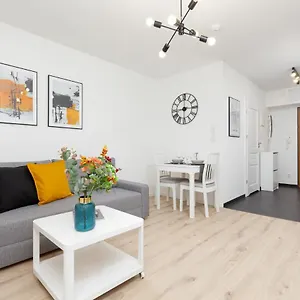 Elegancki Z Parkingiem By Renters Апартаменты